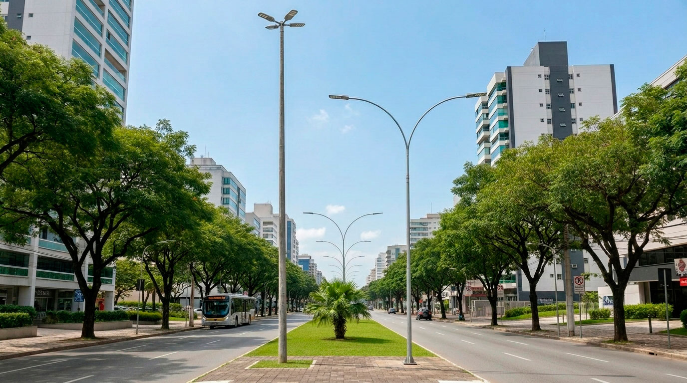 Poste de Iluminação com Braço Curvo ou Reto